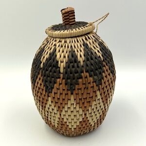 Handwoven Zulu Spice Basket with Lid: South African Palm Ukhamba Pot